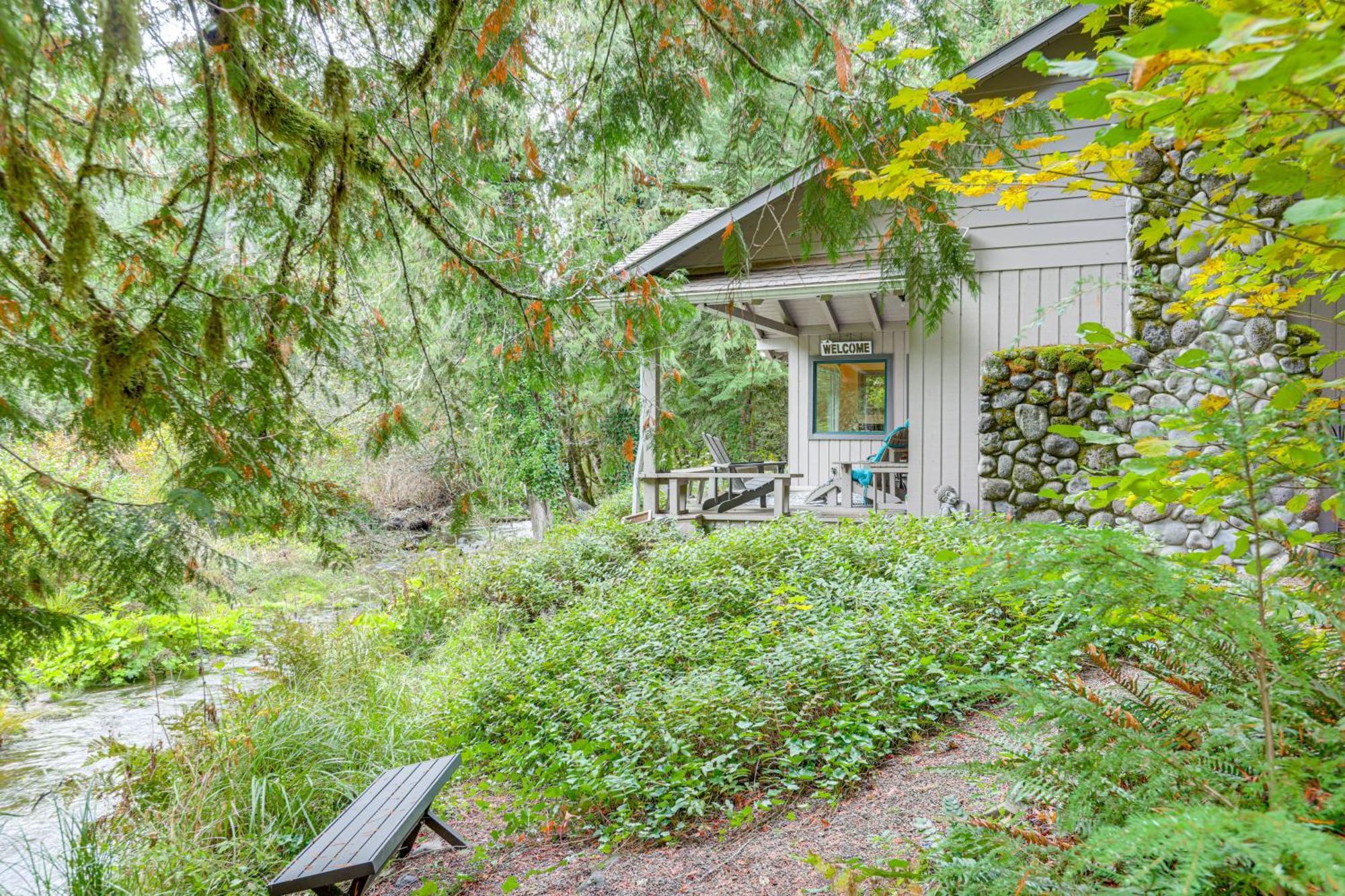 Quiet And Romantic Riverfront Mckenzie Bridge Cabin! Экстерьер фото